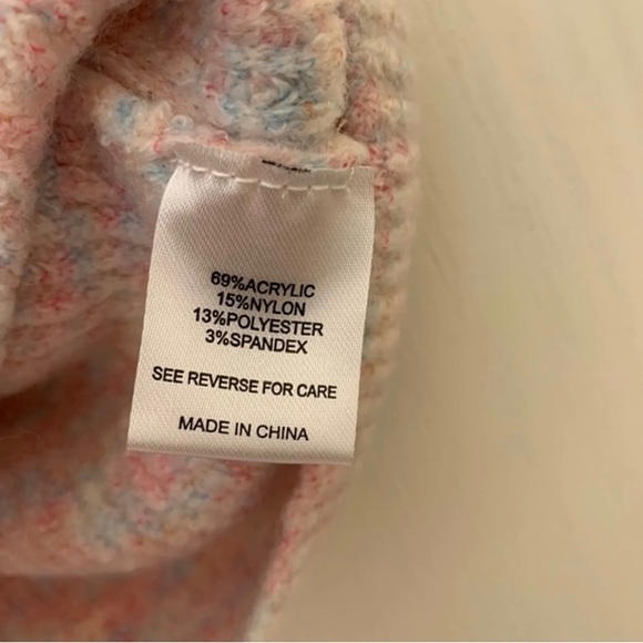 Witty Fox Sweater Vest Cropped Top Sleeveless
Pastel Colors Barbiecore Small - Picture 5 of 5